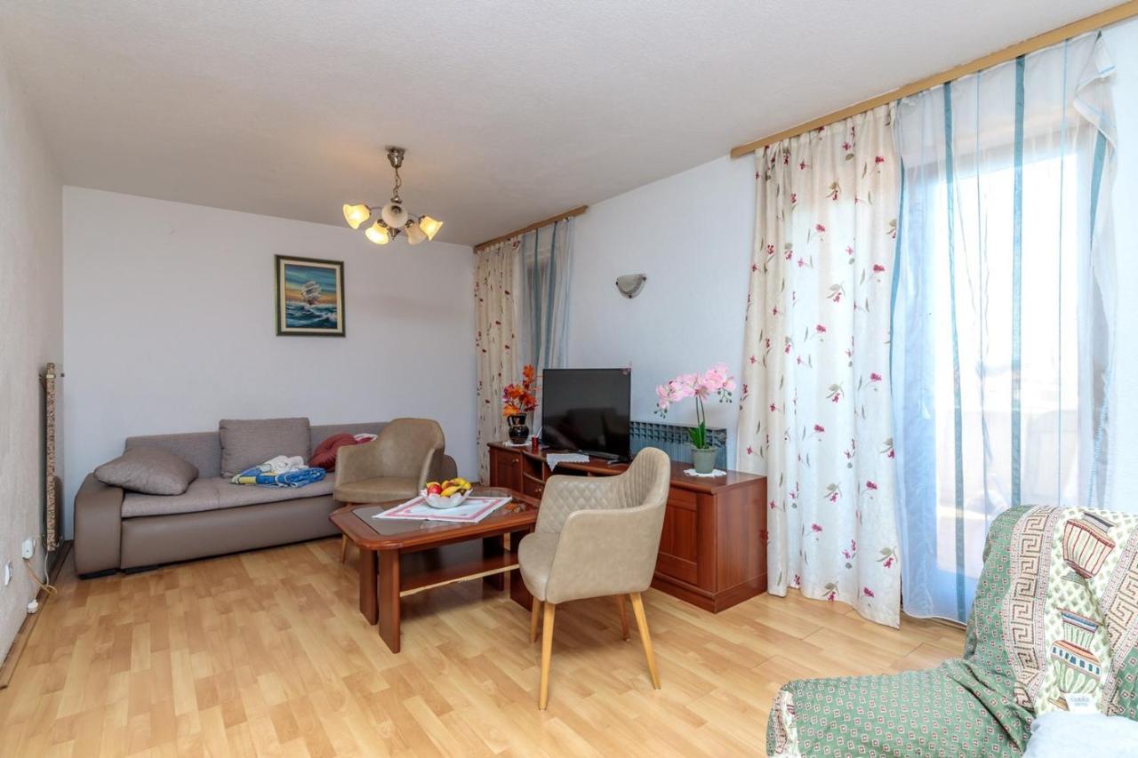 Apartments Volte Rovigno エクステリア 写真