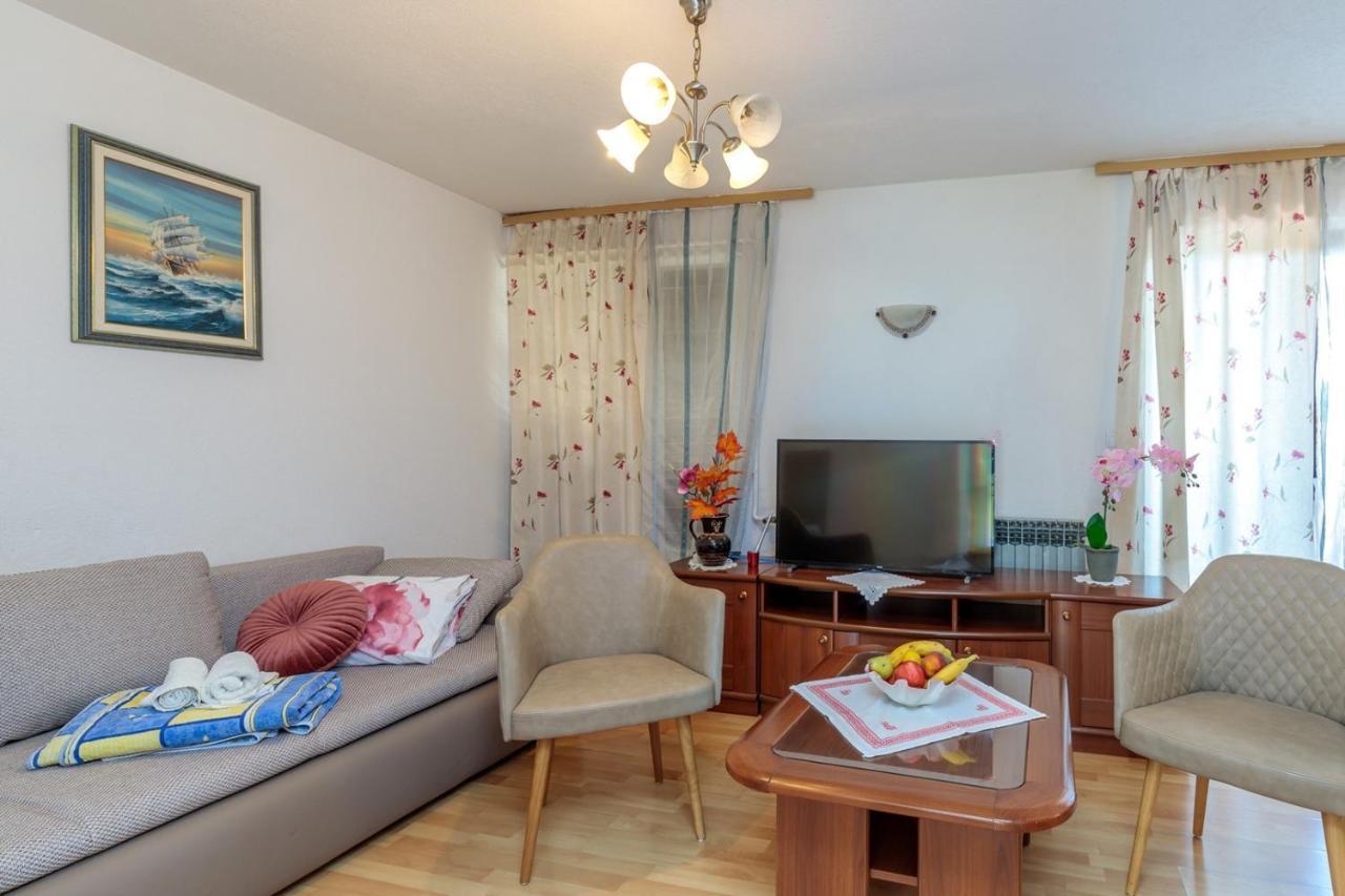 Apartments Volte Rovigno エクステリア 写真