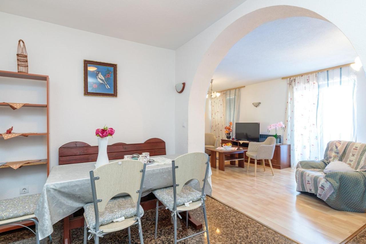 Apartments Volte Rovigno エクステリア 写真