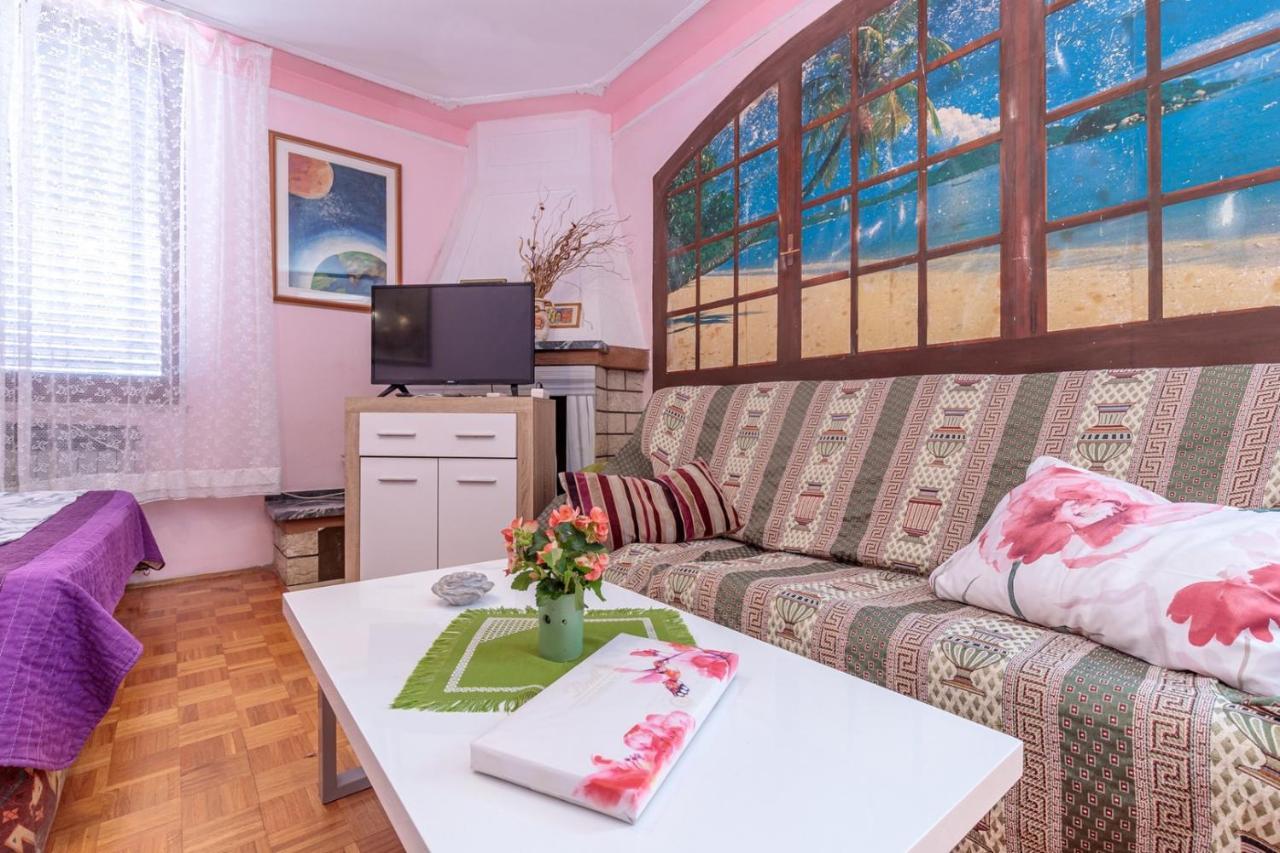 Apartments Volte Rovigno エクステリア 写真